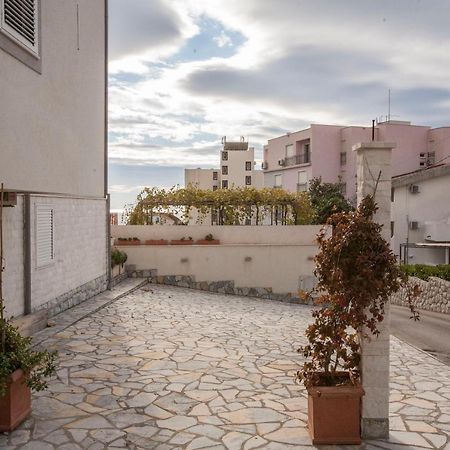 Apartment-Hotel Vila Petrovic-Becici Budva Bagian luar foto