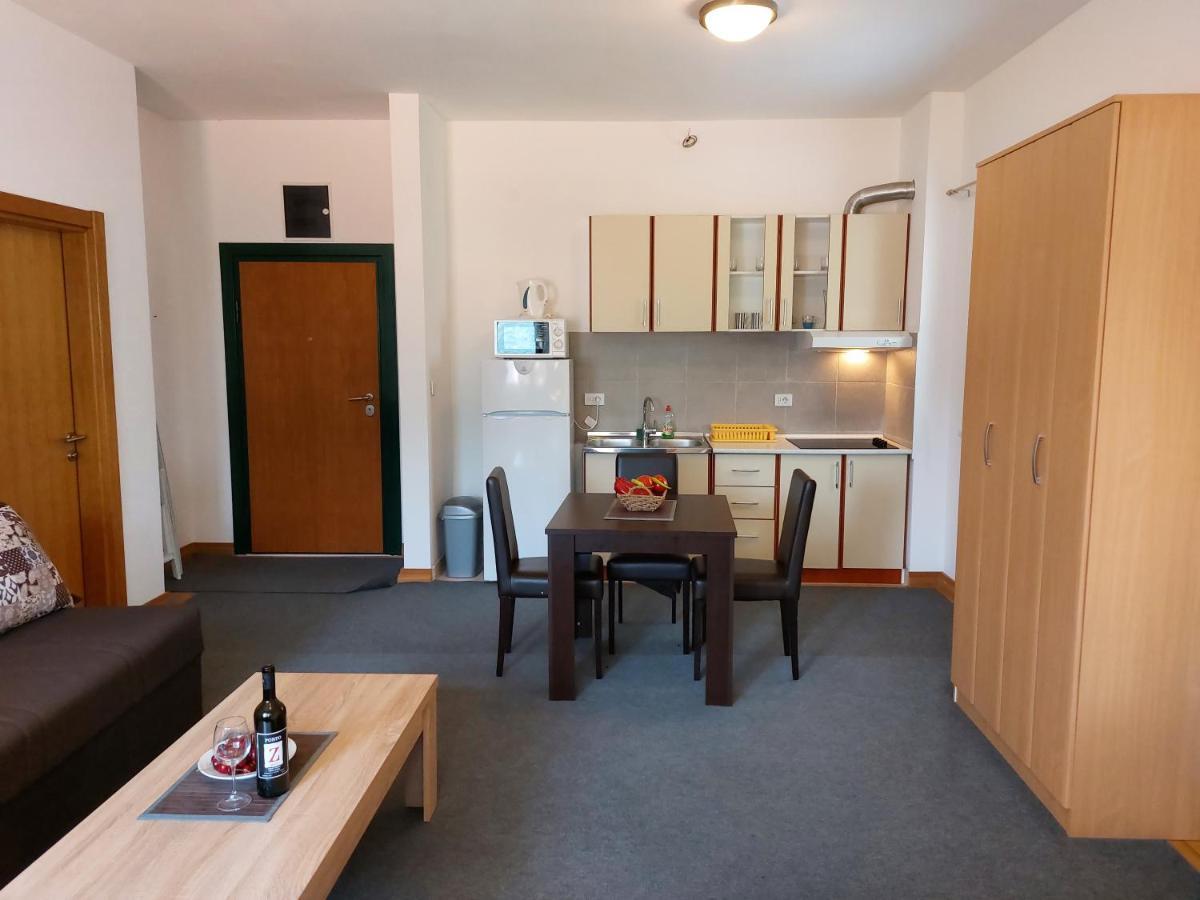 Apartment-Hotel Vila Petrovic-Becici Budva Bagian luar foto