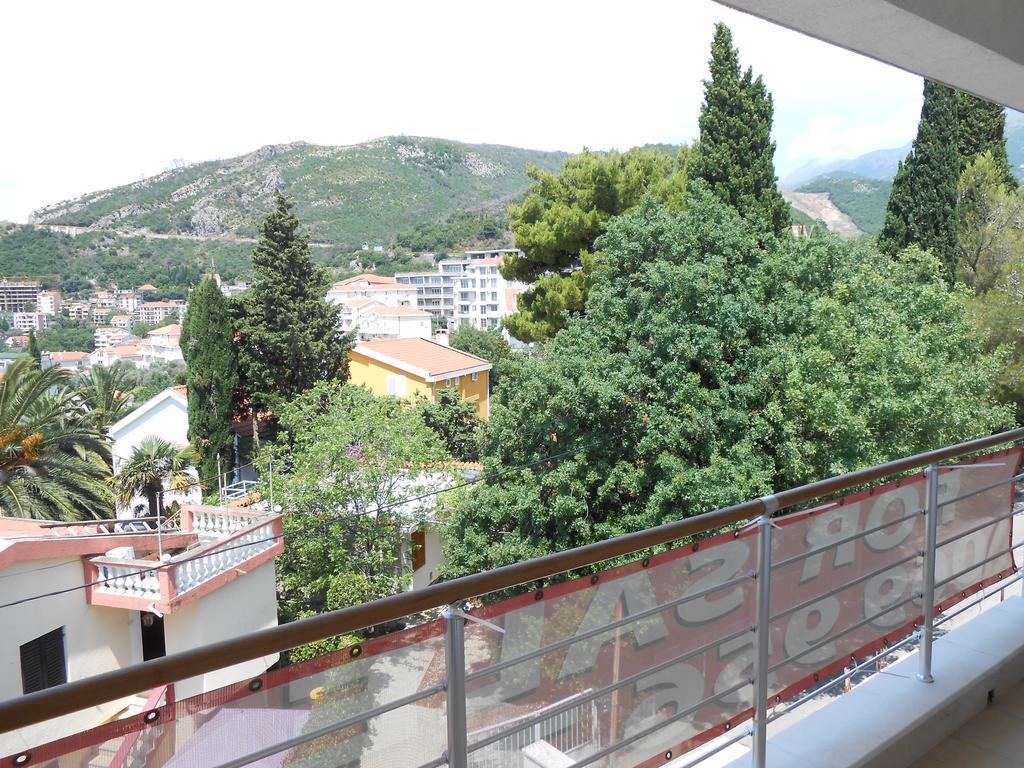 Apartment-Hotel Vila Petrovic-Becici Budva Bagian luar foto