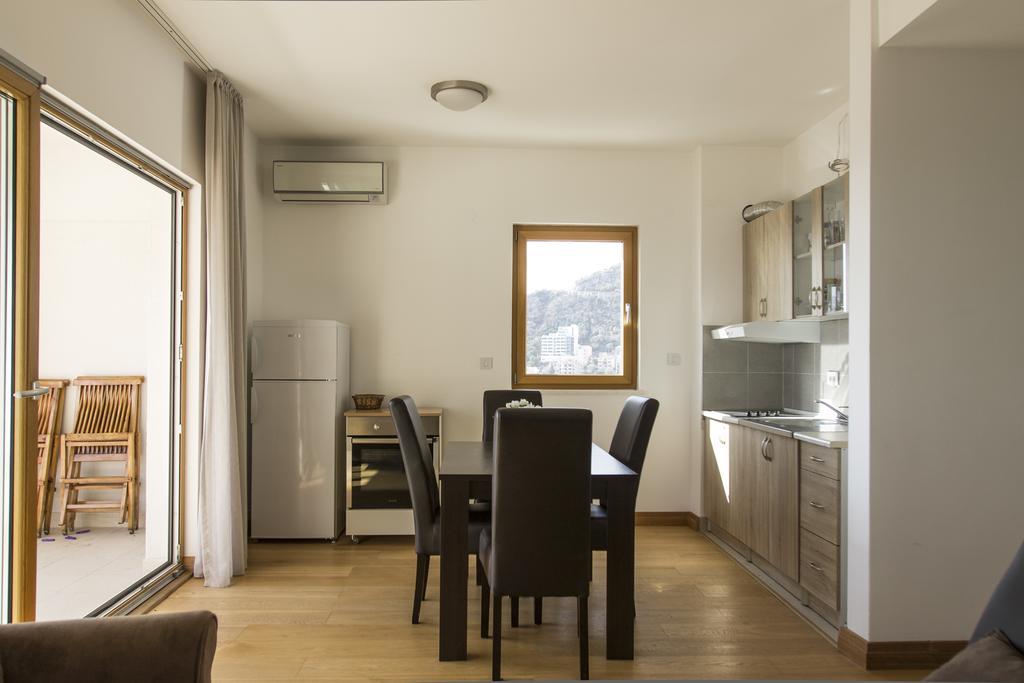 Apartment-Hotel Vila Petrovic-Becici Budva Bagian luar foto