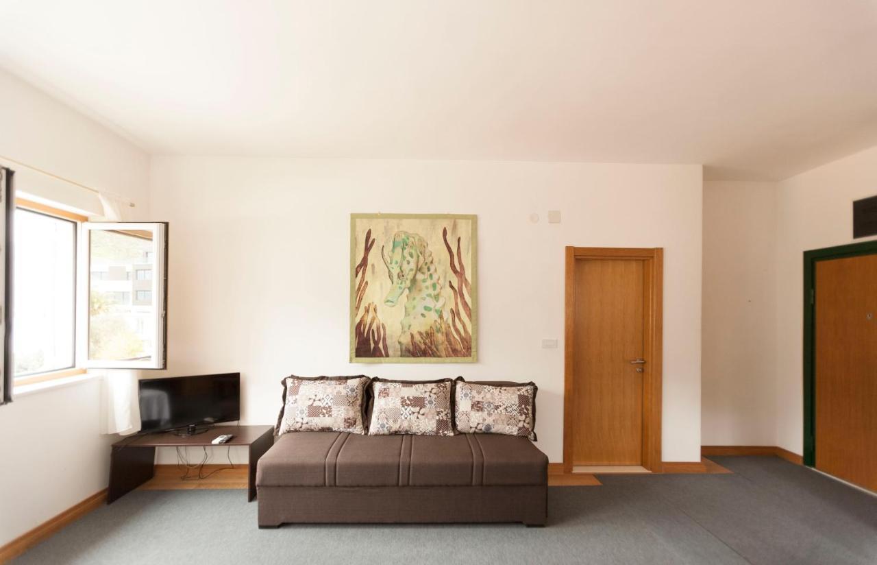 Apartment-Hotel Vila Petrovic-Becici Budva Bagian luar foto